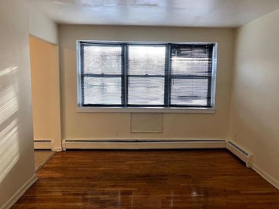 4th image of 58 Underwood St #D3