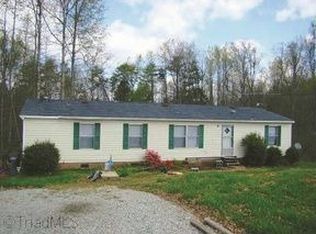 1068 Apple Blossom Ln, Burlington, NC 27217