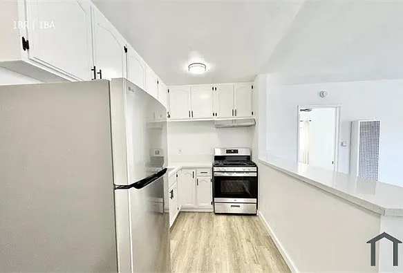 1 bed, $2,100 — Photo 3