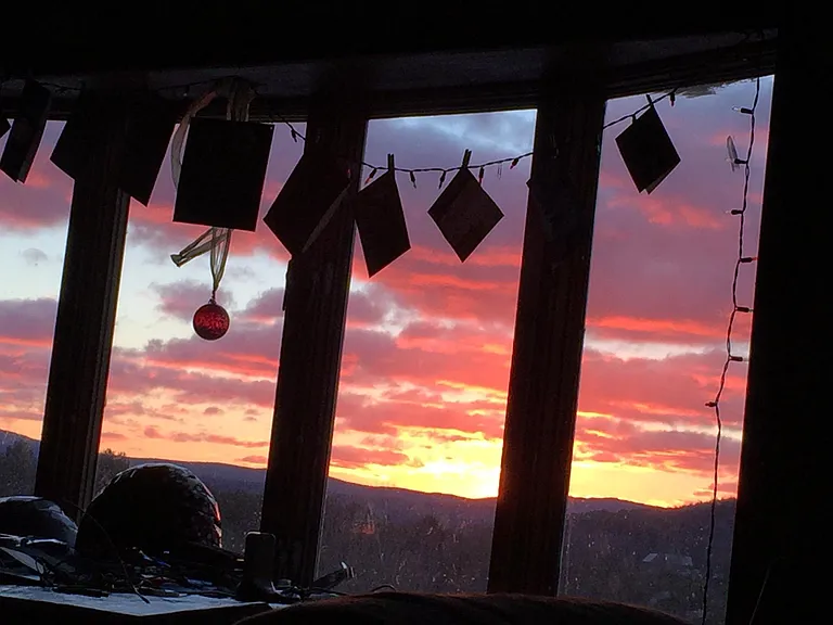 Pretty sunset out bay widow in dining area.