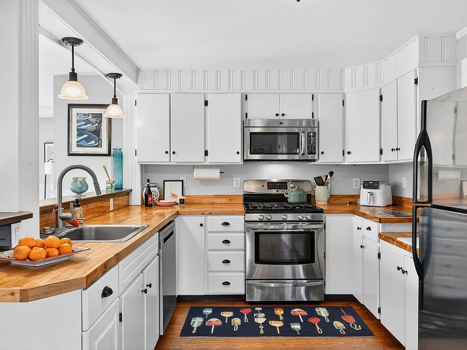 693 Wiscasset Rd