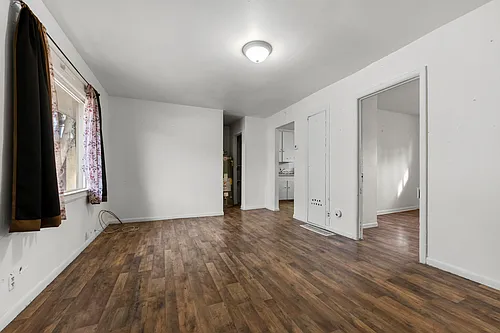 2105 E 5th St #3 Photo 1