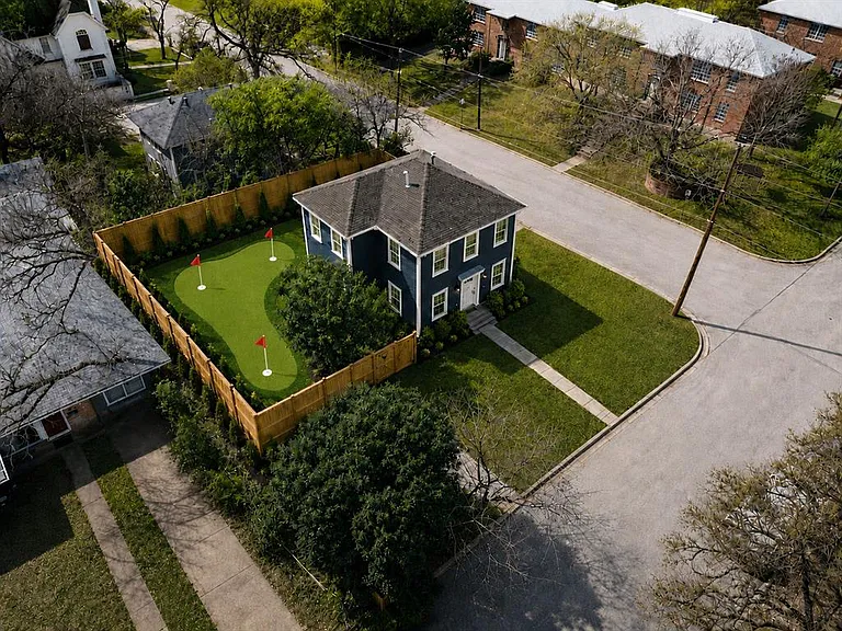 3211 Tom Green St #A — Photo 8