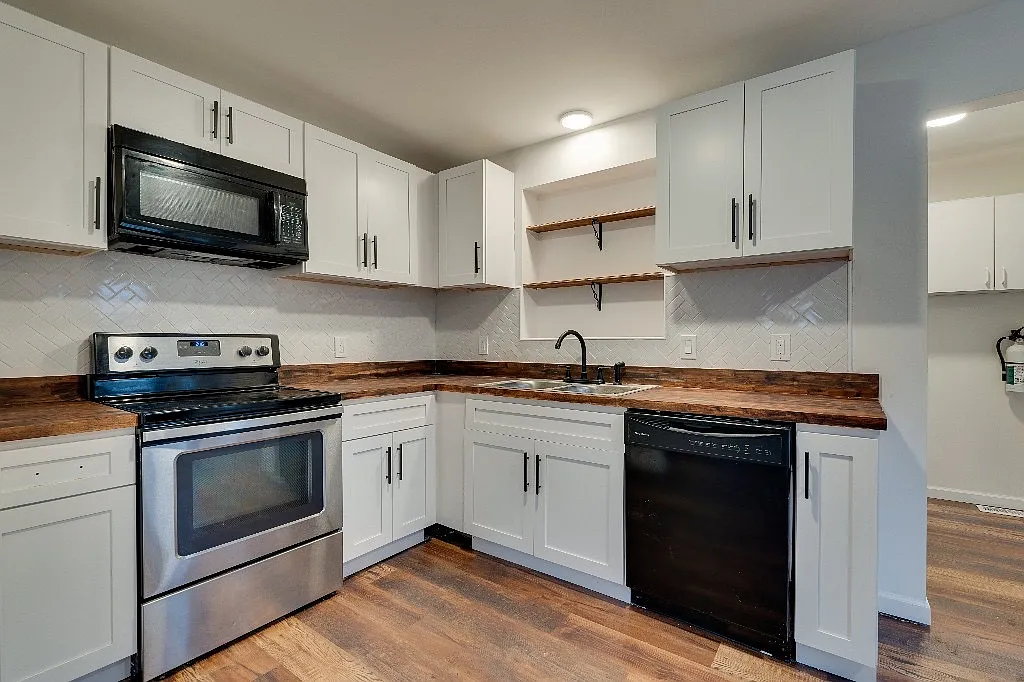 4 bed, 1584 sqft, $2,350 — Photo 3