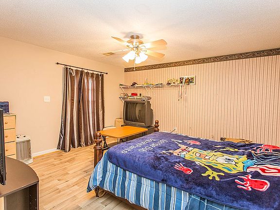 2nd image of 4024 Bonnie Brae Ct