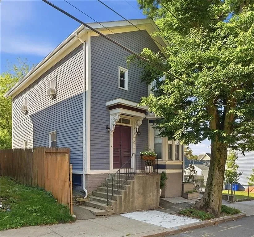 2 bed, 1.0 bath, 900 sqft, $2,000 — Photo 1