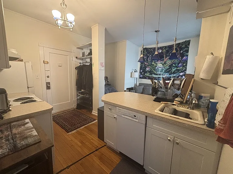 35 Queensberry St #16 — Photo 4