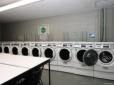 2nd image of 2625 Park Ave