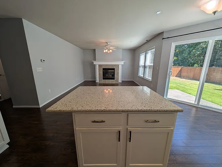 2233 Wallace Loop — Photo 11