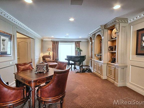 4th image of 63 Michaux Ct