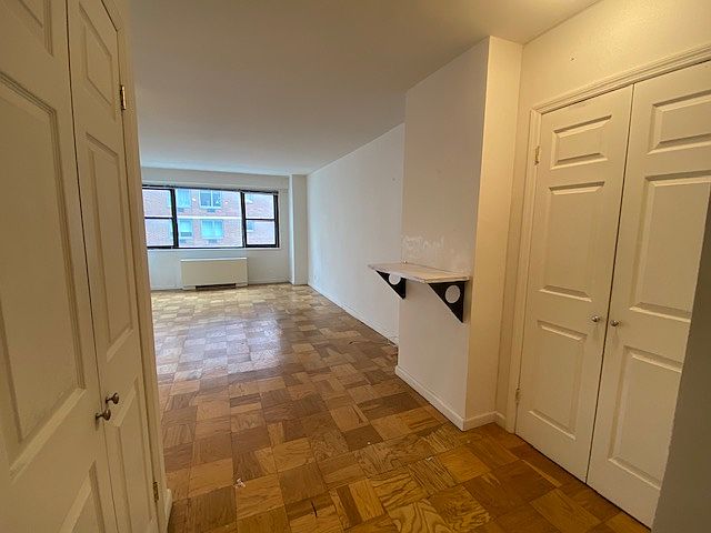 1st image of 300 W 55th St APT 9T