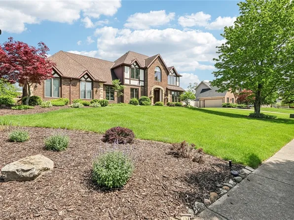 10649 Devonshire Dr, North Royalton, OH 44133