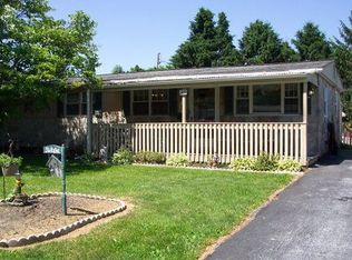 1093 Henn Ave, Ephrata, PA