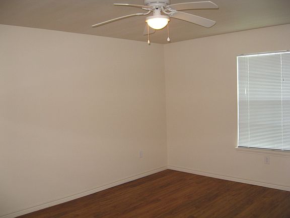 3rd image of 7666 Oak Chase