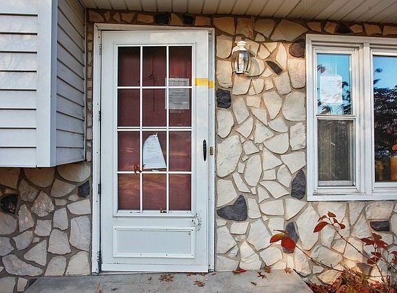2nd image of 55395 Cedar Ln