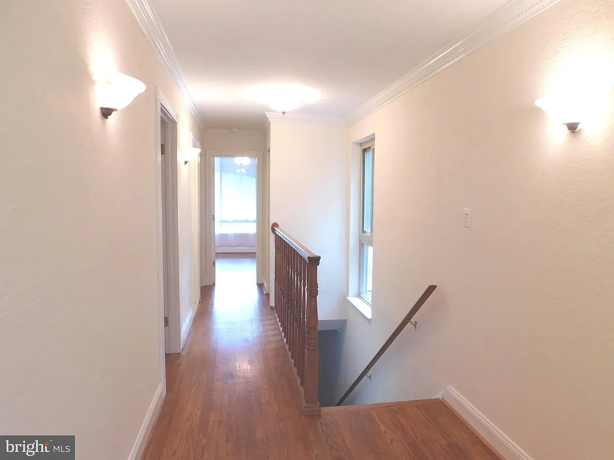 Building Photo - 1741 S Hayes St #1