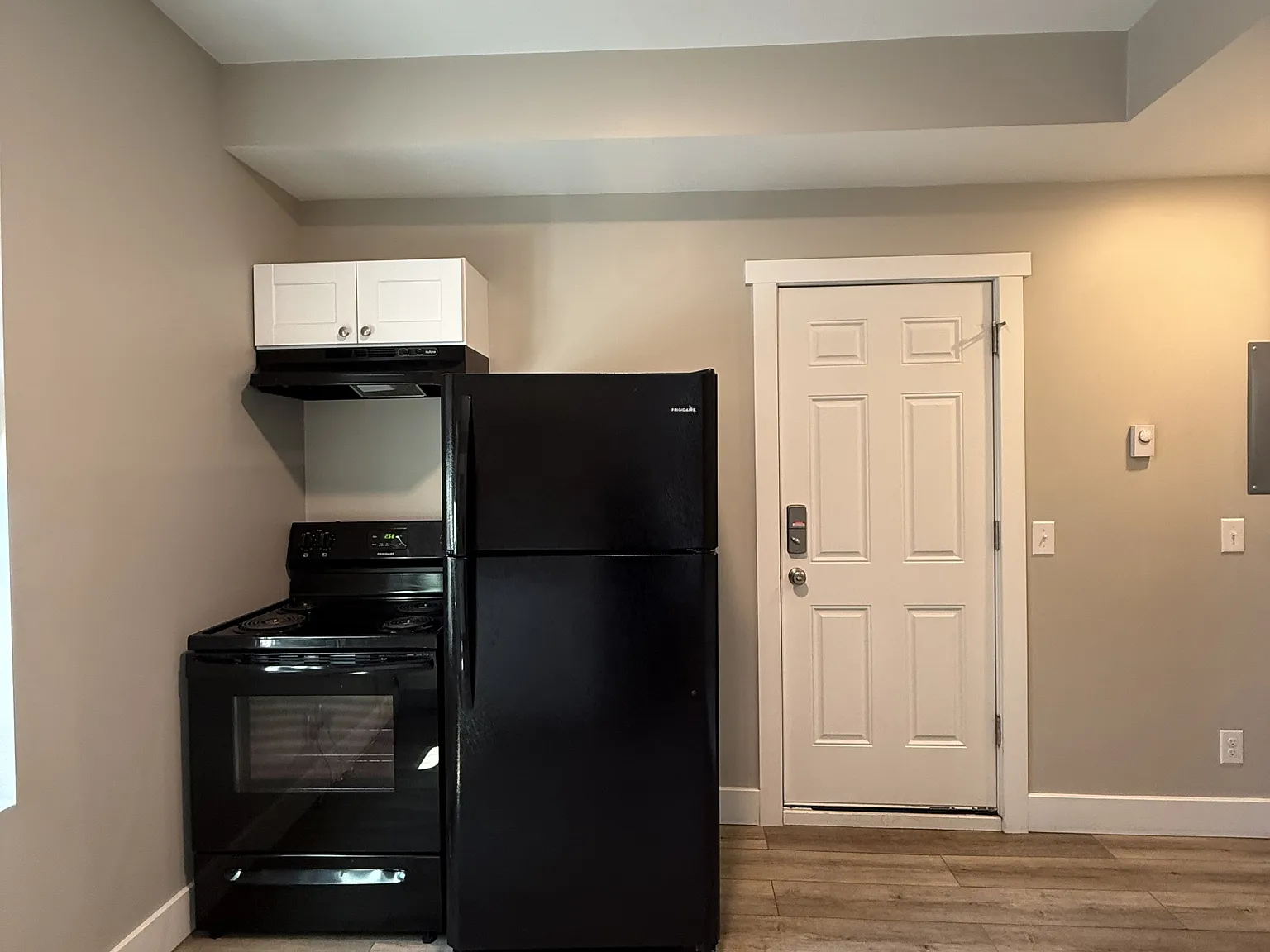 437 E Binford Street - 101 — Photo 1