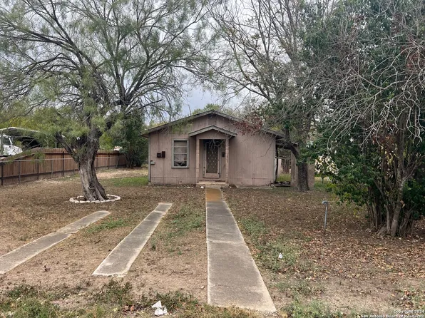 1301 AVENUE S, Hondo, TX 78861