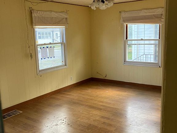 5th image of 156 N Woodland Ave