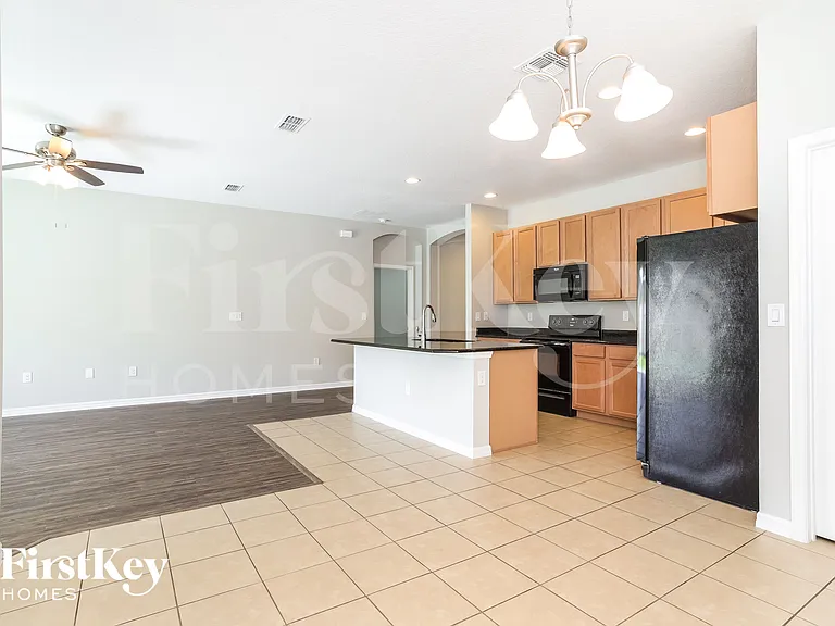 3000 Lady Mae Ln — Photo 4
