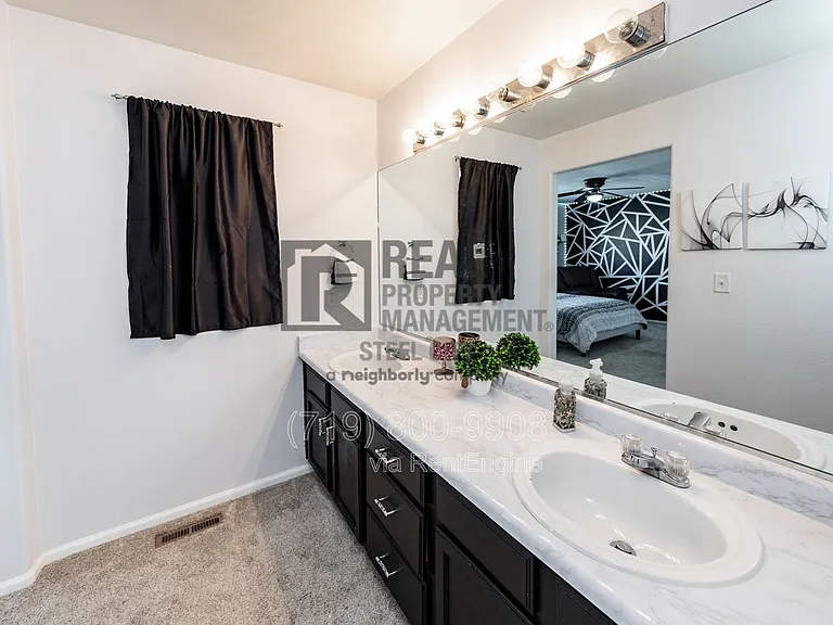 2214 Cowhand Pl — Photo 32