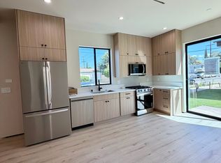 5658 Mammoth Ave, Van Nuys, CA 91401