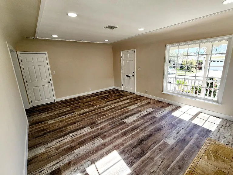 2945 Oakhurst Ave — Photo 6