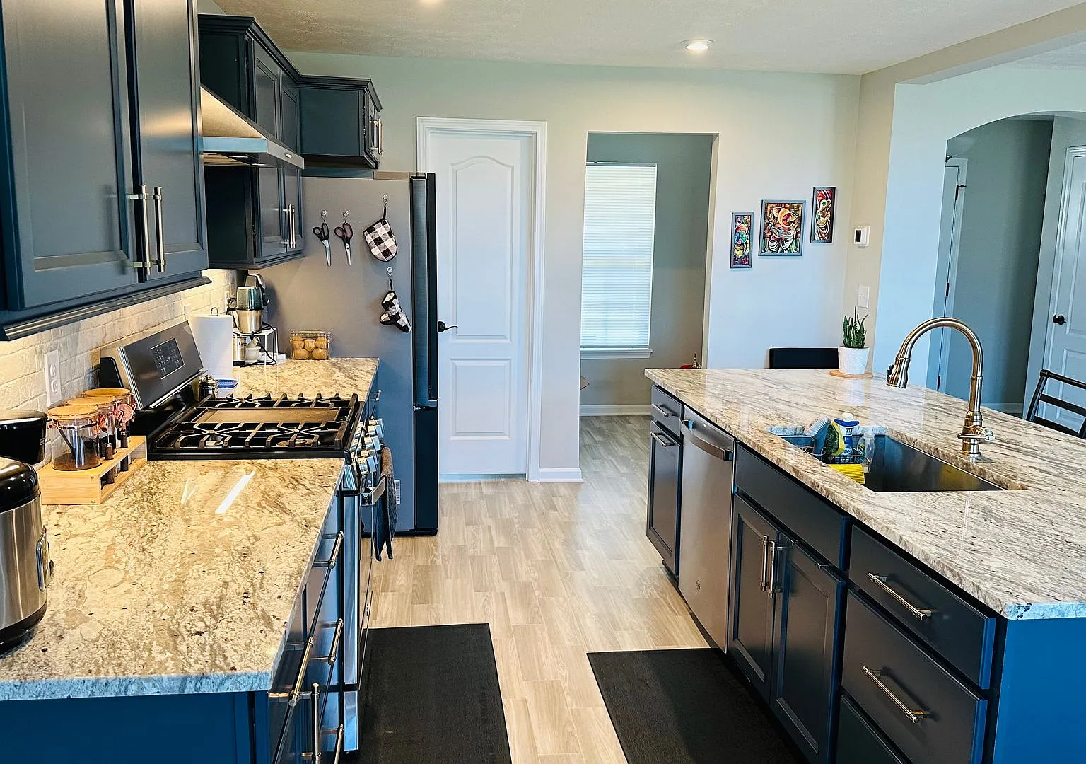 Premium East Louisville Living: 4-Bedroom 3 Bathooms — Photo 3