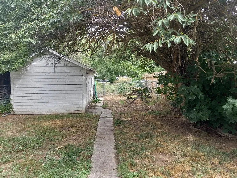 224 S Peasley St — Photo 8