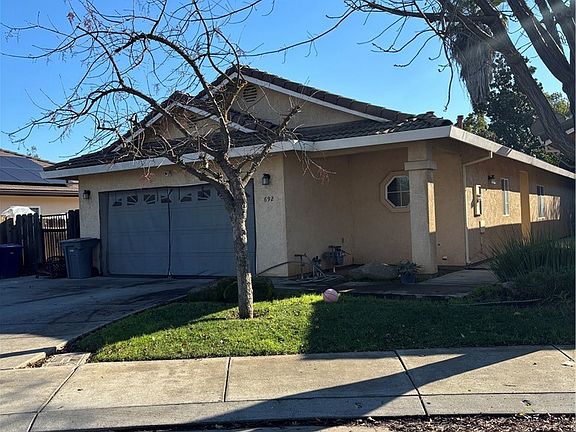 2nd image of 692 Gateway Cir
