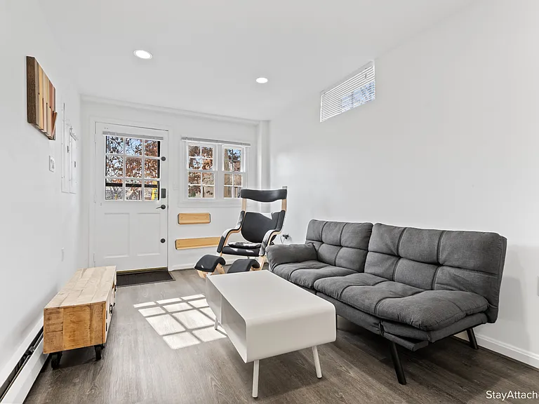4464 Greenwich Pkwy NW — Photo 11