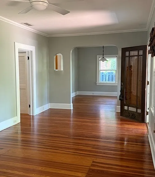 325 14th Ave NE — Photo 8
