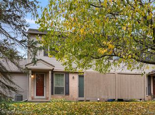 3112 Hidden Ridge Dr #2, Waterford, MI 48328