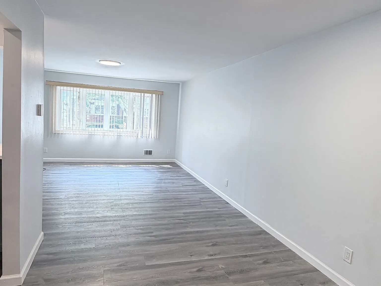 3 bed, 1100 sqft, $3,700 — Photo 3