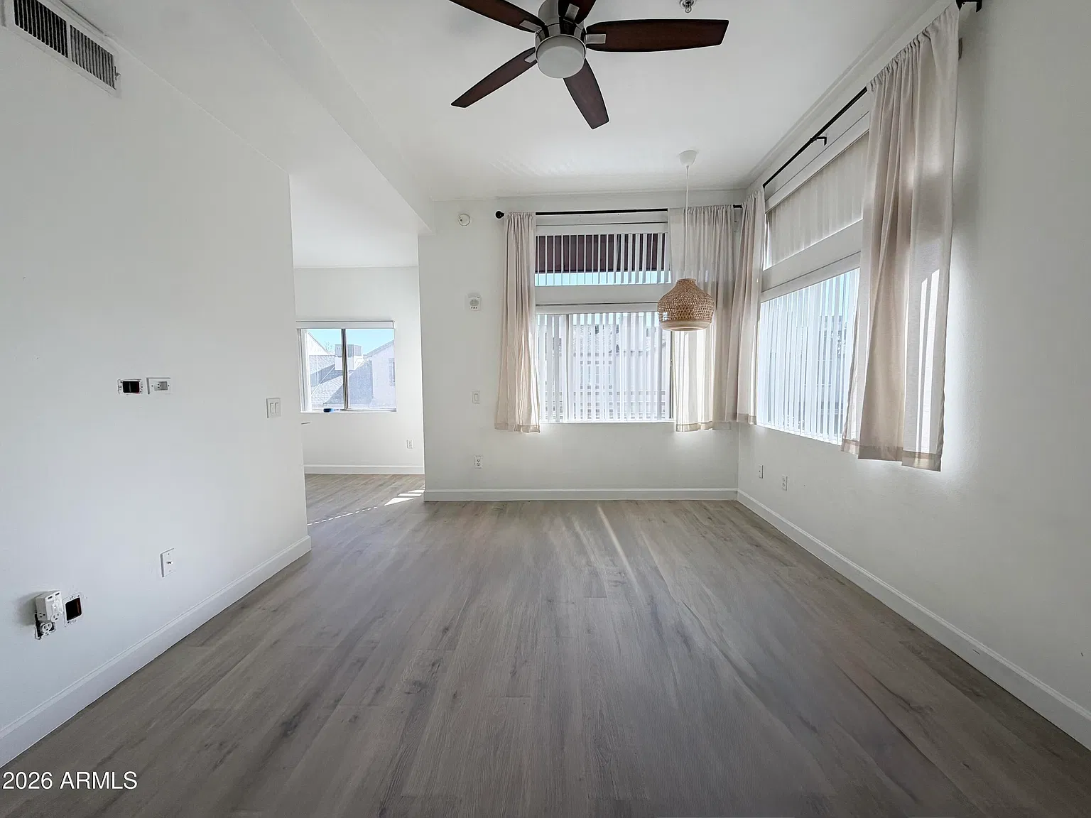 3 bed, 2.0 bath, 1296 sqft, $2,495 — Photo 2