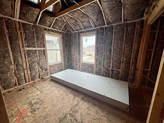 306 Blackbear Drive Interior Image 4