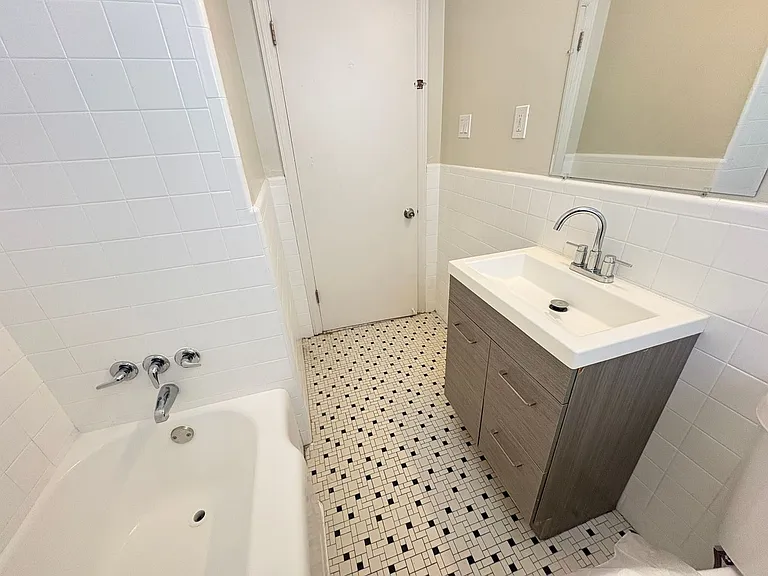 1010 Beechwood Ave — Photo 15