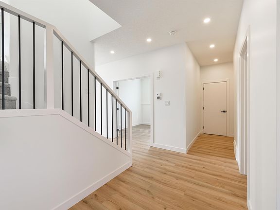 4th image of 1309 Hawks Ridge Blvd NW