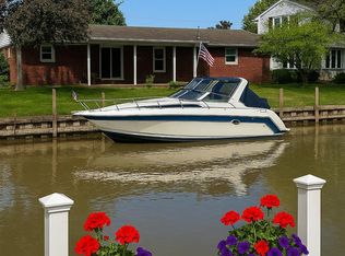 925 Nautical Dr, Vermilion, OH 44089