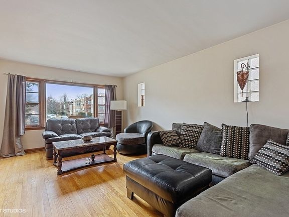 1st floor living area