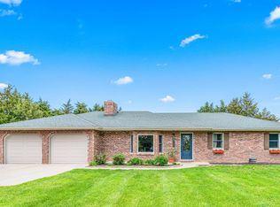 2400 Dogwood Bluff Dr, Jefferson City, MO 65109