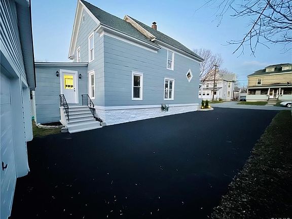4th image of 625 Addison St