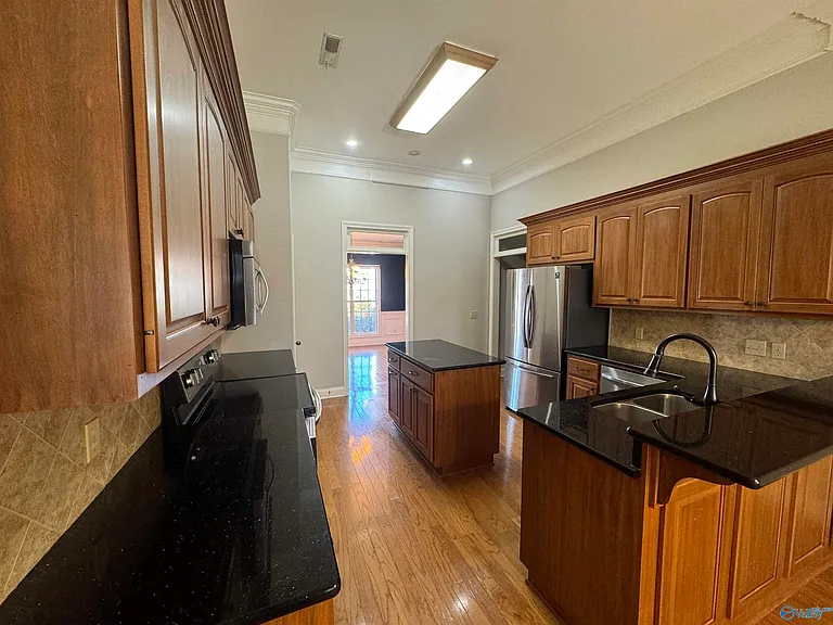 126 Bilton Dr — Photo 7