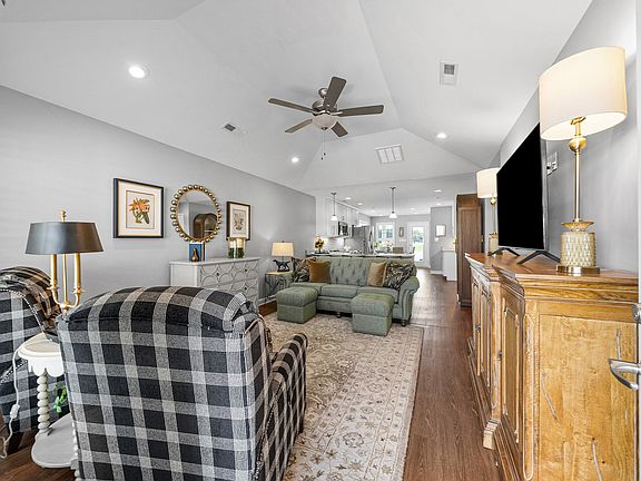 2nd image of 521 Justify Dr