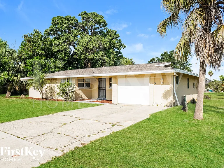 3567 Harbor Blvd — Photo 2