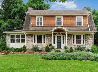 1555 Essex Rd, Columbus, OH