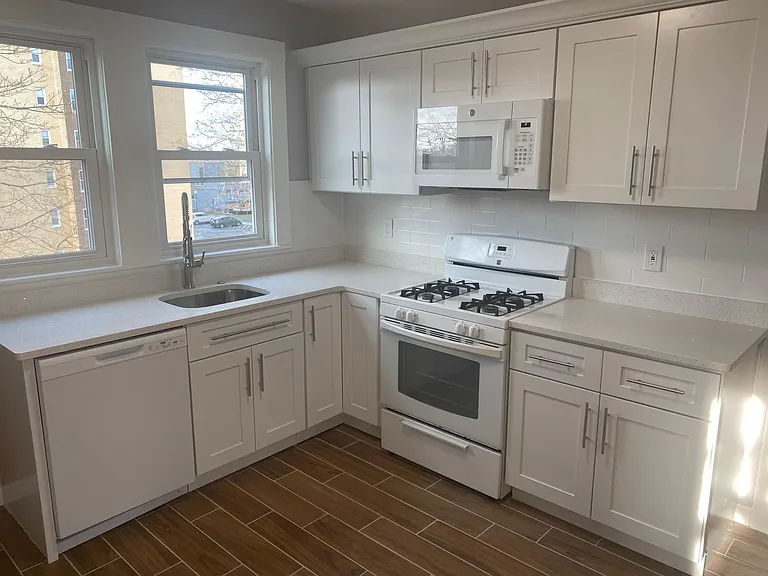 39 Waterhouse St #2 — Photo 4