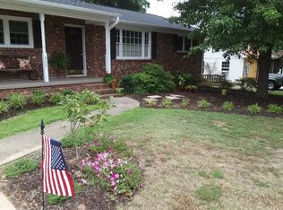 306 Hillcrest Dr, Greer, SC 29651