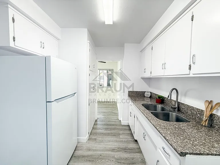 SEPULVEDA — Photo 10