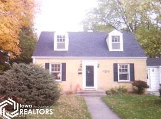 2208 S 10th St #TOWNHOUSE, Burlington, IA 52601
